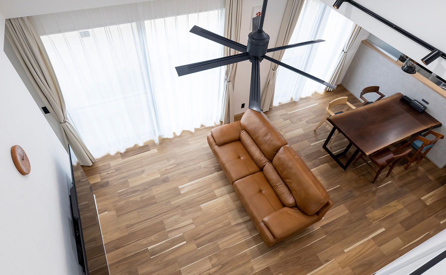 サティスホーム岐阜 【一宮市×間取り図有×2000万円台×平屋】小屋裏を活かした開放的なリビング。収納力と家事動線を極めた平屋の建築実例画像14