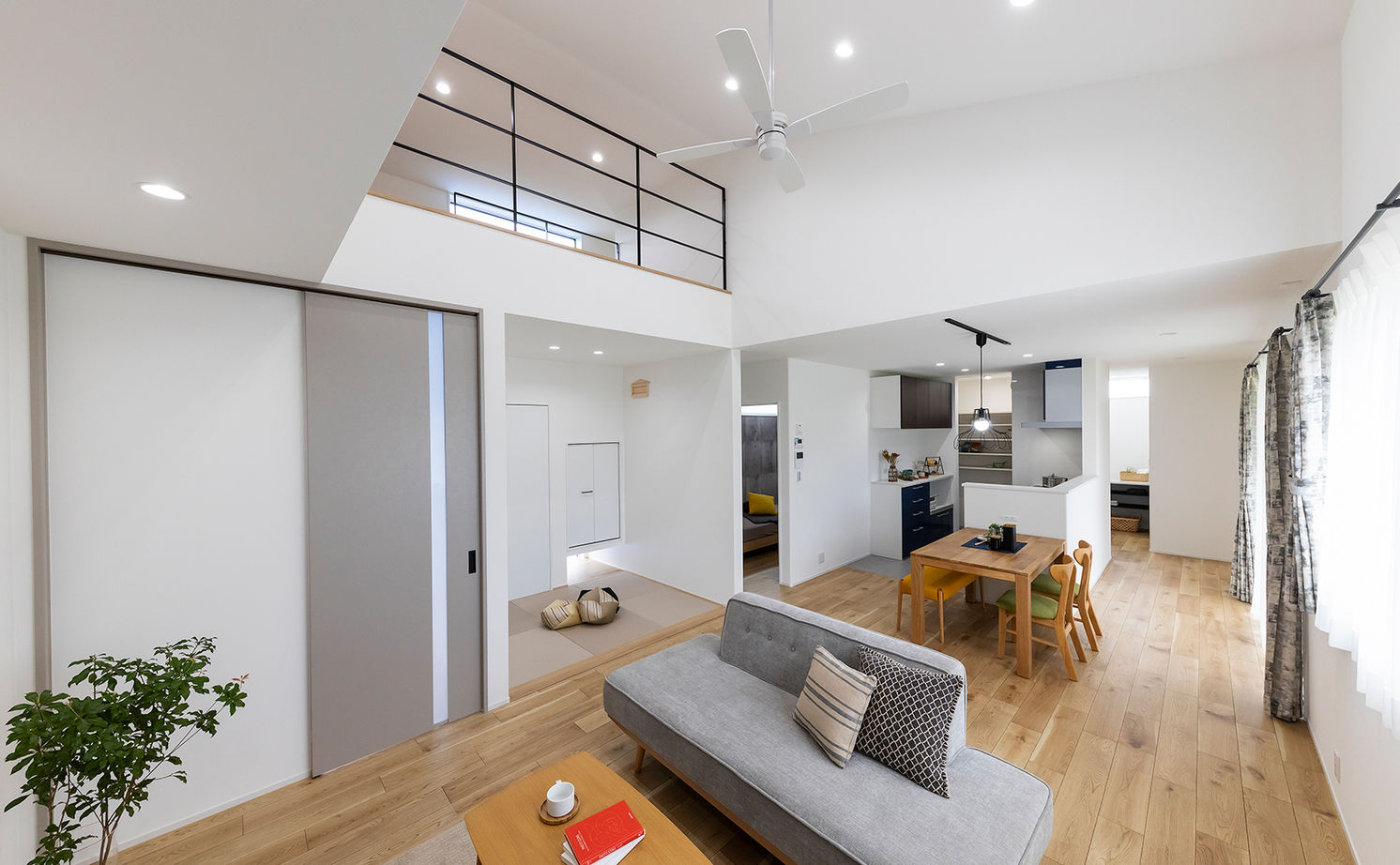 サティスホーム岐阜 【岐阜県×間取り図有×2000万円台×平屋】現在・未来どちらの生活も考え抜かれた、小屋裏活用で開放的な平屋の建築実例画像2