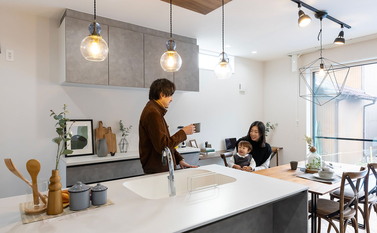 サティスホーム岐阜 【岐阜市×2000万円台×間取り図有×無垢床】アイアン階段と家事動線が自慢の家の建築実例画像9