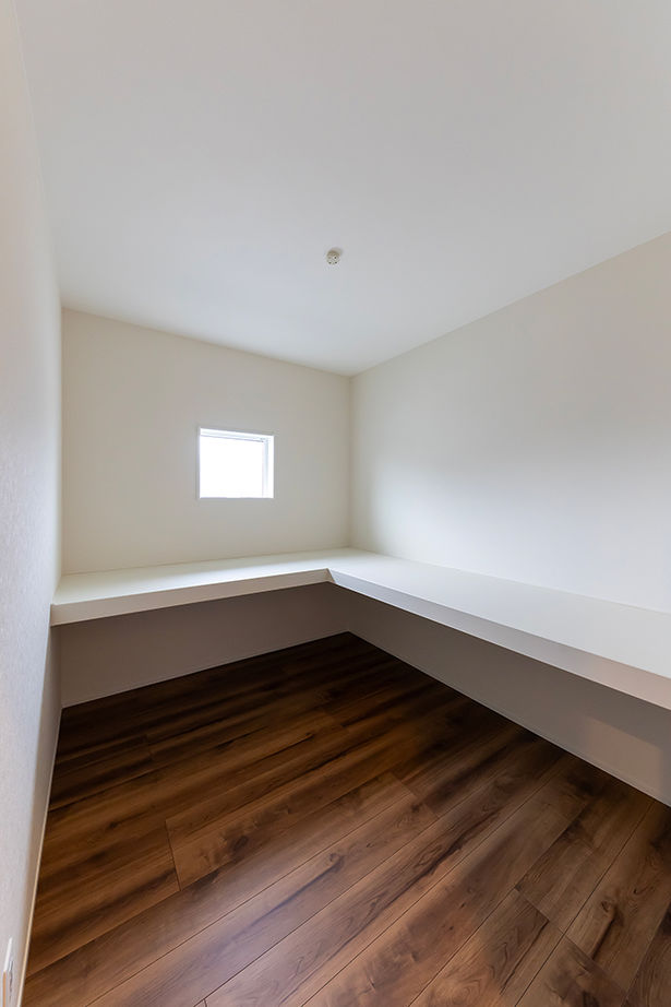 サティスホーム岐阜 【岐阜市×2000万円台×間取り図有×無垢床】アイアン階段と家事動線が自慢の家の建築実例画像17