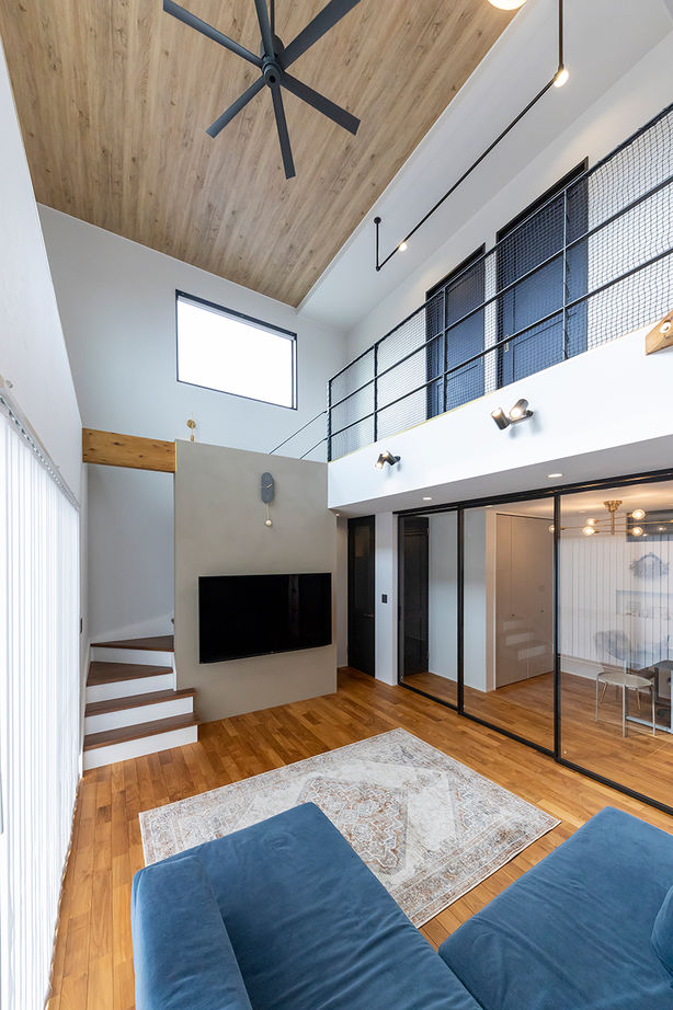 サティスホーム岐阜 【インナーガレージ×吹き抜けリビング×間取り図有×2000万円台】デザインも素材も！理想を全て叶えた家の建築実例画像5