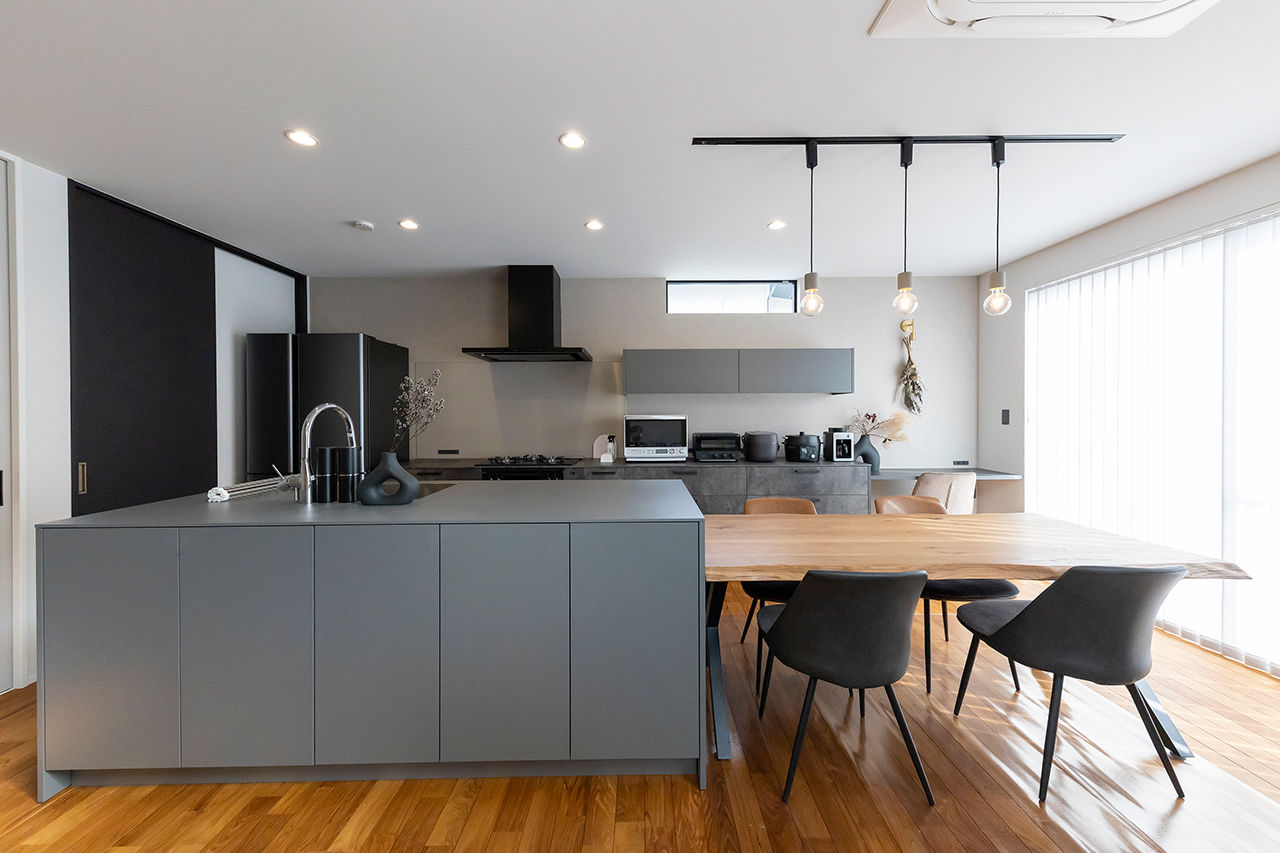 サティスホーム岐阜 【インナーガレージ×吹き抜けリビング×間取り図有×2000万円台】デザインも素材も！理想を全て叶えた家の建築実例画像6