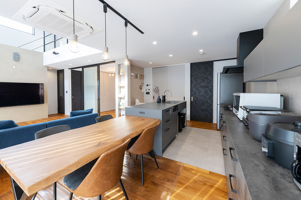 サティスホーム岐阜 【インナーガレージ×吹き抜けリビング×間取り図有×2000万円台】デザインも素材も！理想を全て叶えた家の建築実例画像7