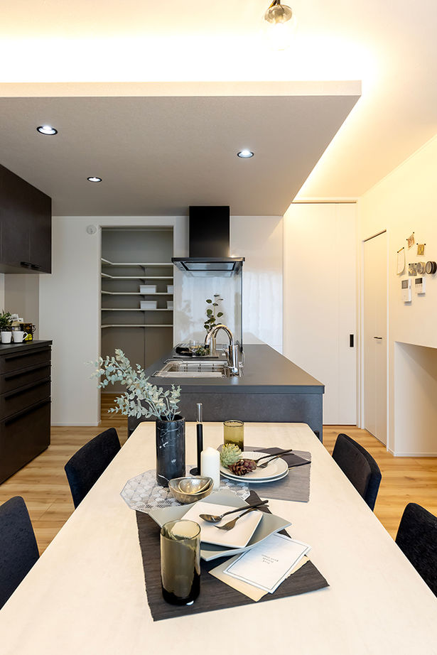 サティスホーム岐阜 【羽島郡×自由設計×モダンスタイル×間取図あり】幾重にも描く回遊動線上に設備も収納も配置した快適な家の建築実例画像8