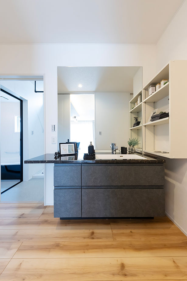 サティスホーム岐阜 【羽島郡×自由設計×モダンスタイル×間取図あり】幾重にも描く回遊動線上に設備も収納も配置した快適な家の建築実例画像14