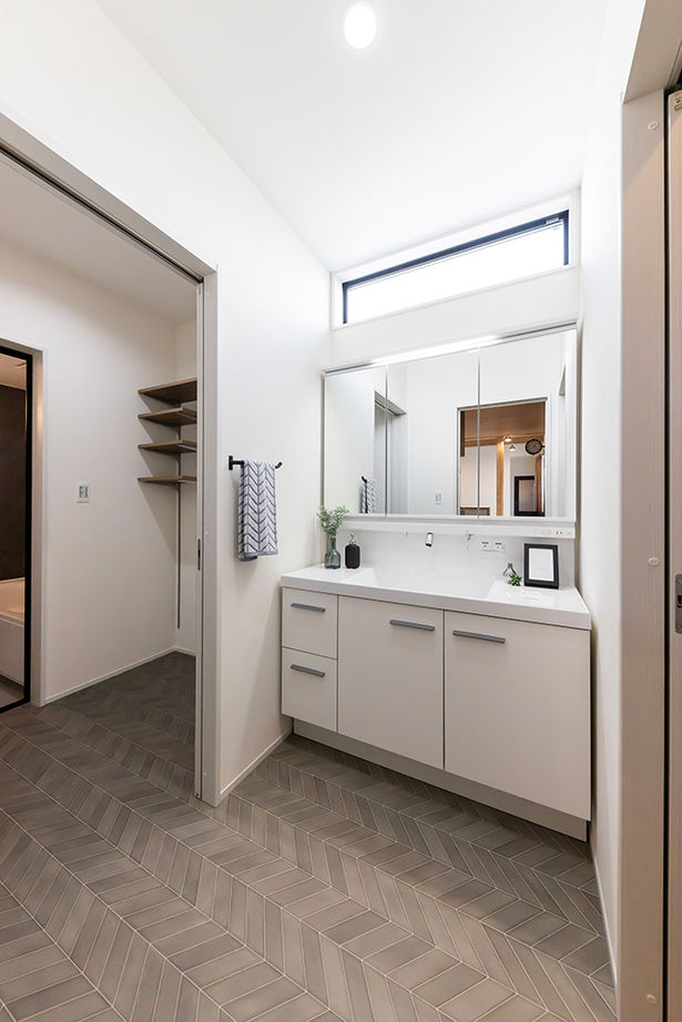 サティスホーム岐阜 【岐阜市×平屋】プライバシーを守り陽光も取り入れる、テラスをコの字型に囲んだ外に閉じ内に開く平屋の建築実例画像15