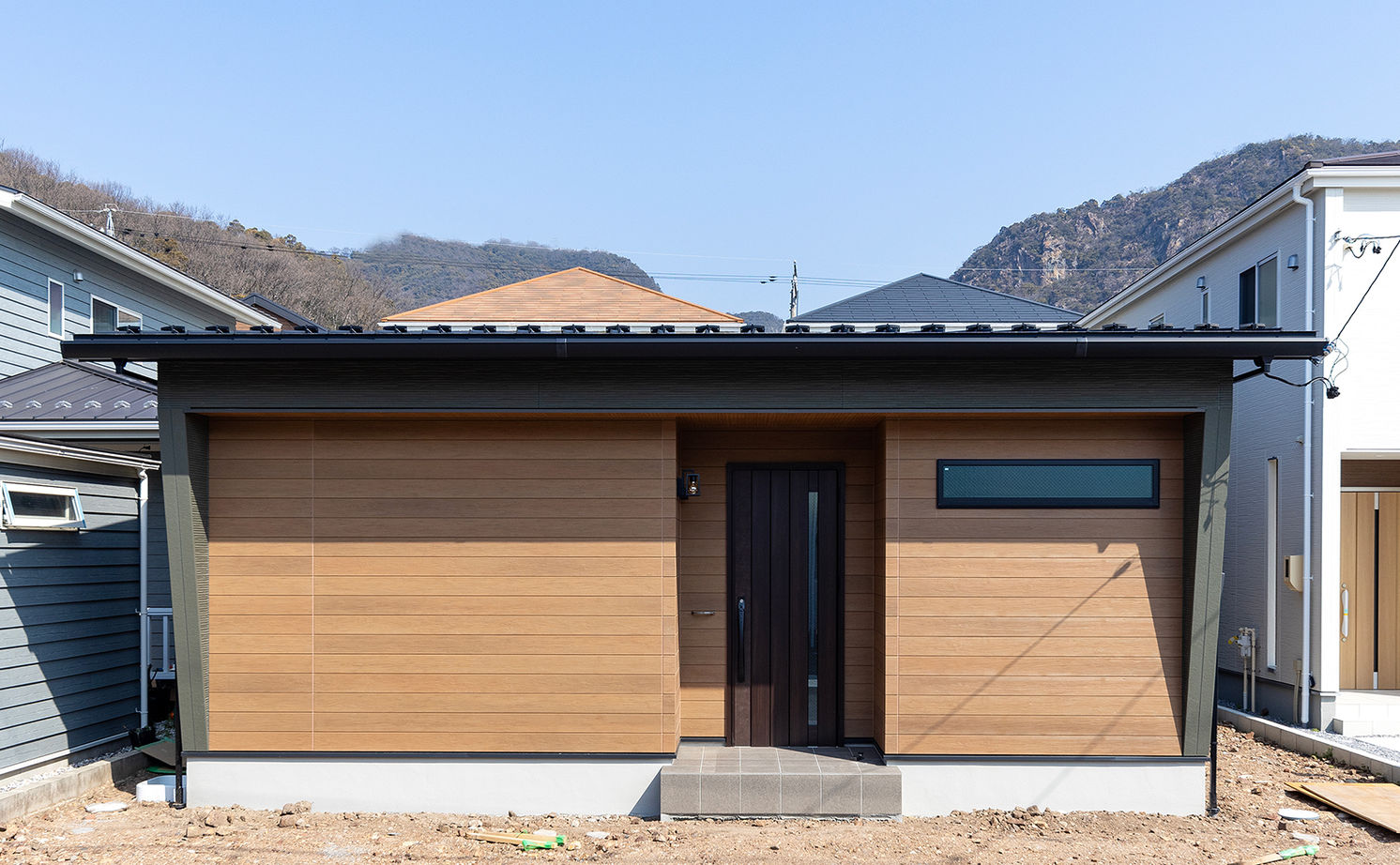 サティスホーム岐阜 【岐阜市×平屋】プライバシーを守り陽光も取り入れる、テラスをコの字型に囲んだ外に閉じ内に開く平屋の建築実例画像20