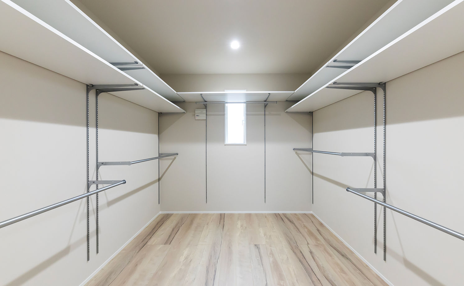 サティスホーム岐阜 【羽島市×自由設計×グラフテクトキッチン×間取図あり】巧みなコストコントロールで20代の若さで夢を実現の建築実例画像18