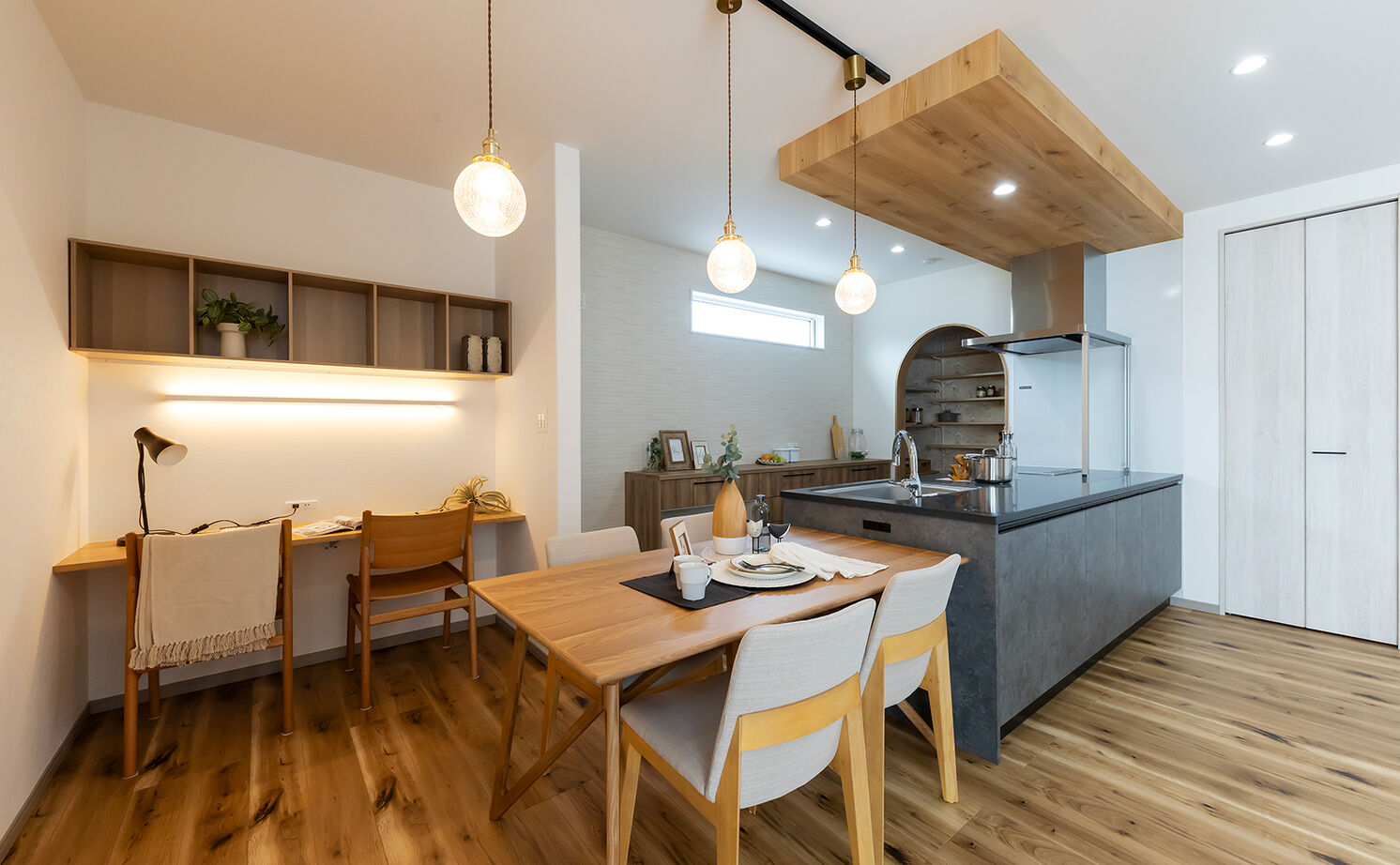 サティスホーム岐阜 【揖斐郡×平屋×間取り図有】平屋はフロアのゾーニングが快適生活の決め手。そこで「コの字型」を採用！の建築実例画像8