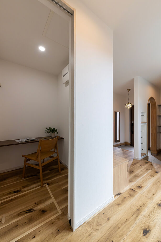 サティスホーム岐阜 【揖斐郡×平屋×間取り図有】平屋はフロアのゾーニングが快適生活の決め手。そこで「コの字型」を採用！の建築実例画像12