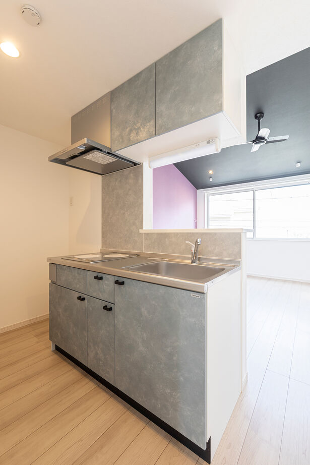 テイクアンドフォー 【賃貸併用／ビルトインガレージ】海を愉しむ仕掛けがいくつも。立地を活かした賃貸併用ガレージハウスの建築実例画像4