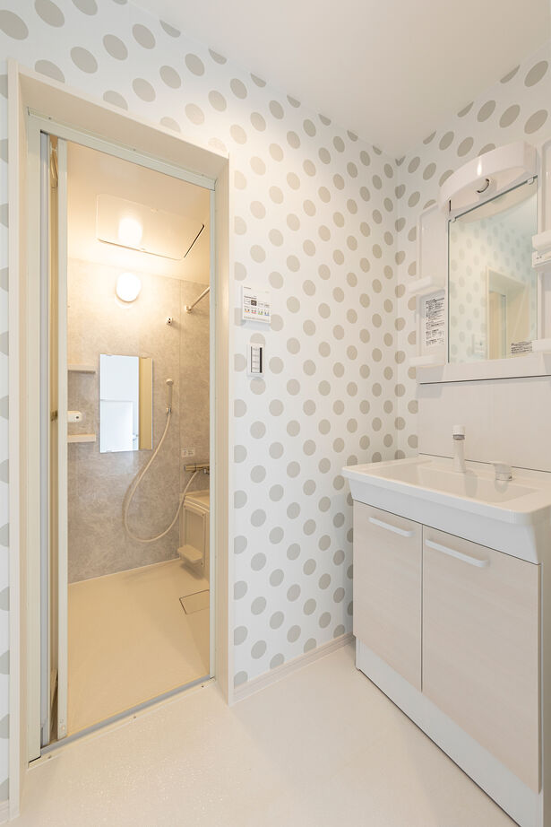 テイクアンドフォー 【賃貸併用／ビルトインガレージ】海を愉しむ仕掛けがいくつも。立地を活かした賃貸併用ガレージハウスの建築実例画像10