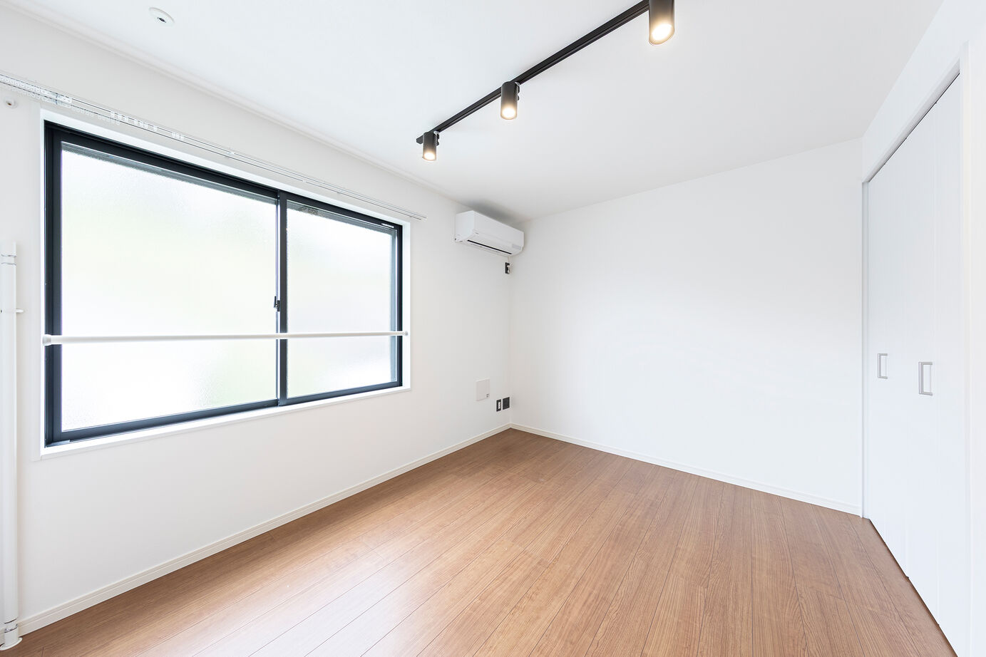 テイクアンドフォー 【賃貸併用／木造防火／高気密・高断熱】高低差のある土地にも対応。最大限に敷地を生かした賃貸併用住宅の建築実例画像8