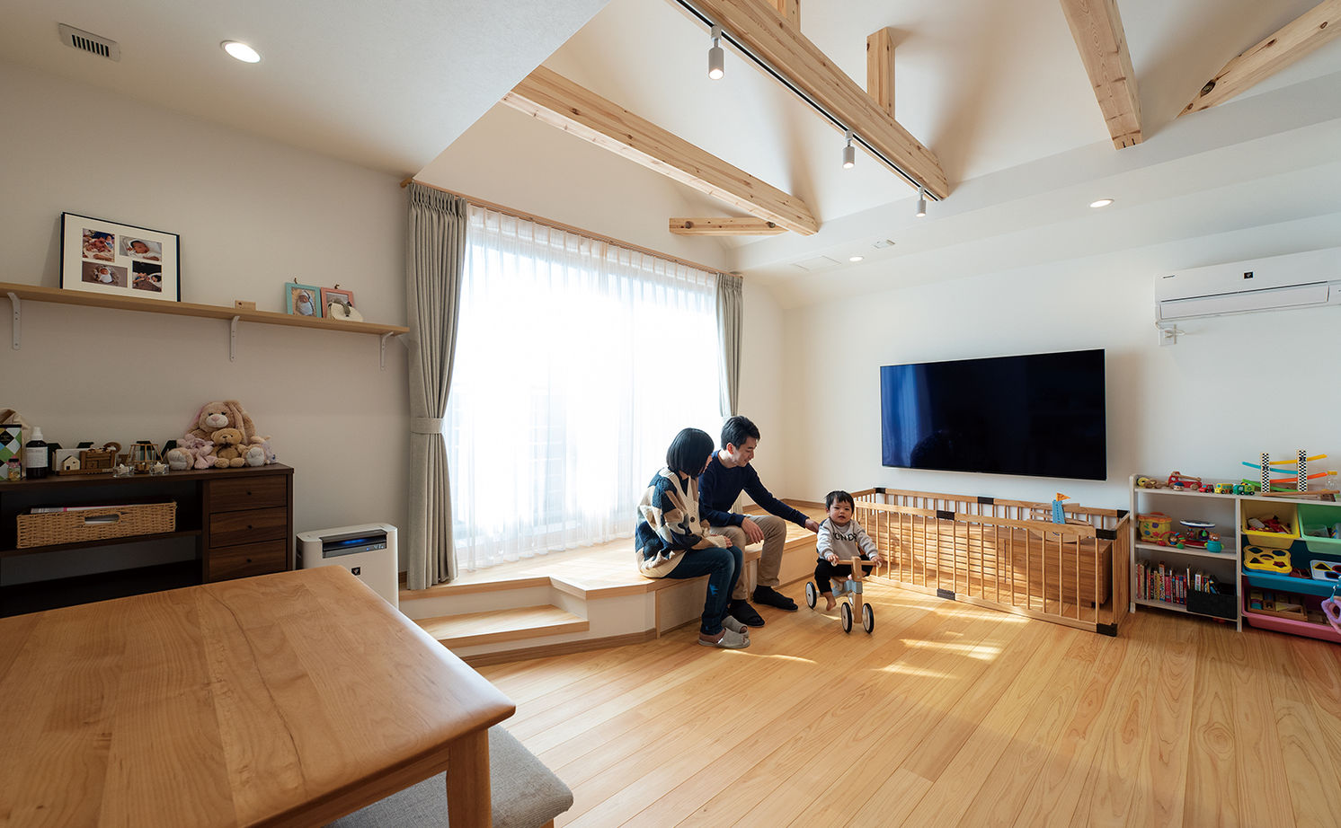 小嶋工務店 TOKYO WOOD 【間取り図あり/20坪台/2000万円台】リビングに縁側を作りのびのびと。東京の木と陽光、風に触れ合う家の建築実例画像1