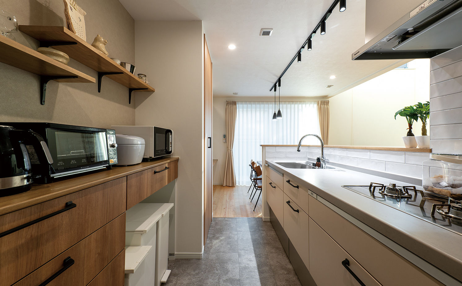 小嶋工務店 TOKYO WOOD 【間取り図あり/30坪台/3000万円台】陽光と無垢床の優しさが、家族の癒しに。家事や子育てへの工夫も魅力の建築実例画像2