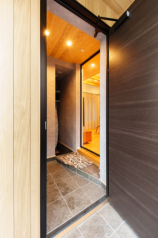 小嶋工務店 TOKYO WOOD 【間取り図あり/30坪台/3000万円台】開放感あふれる大人のモダンスタイル空間。縦横に広がる空間設計に注目の建築実例画像3