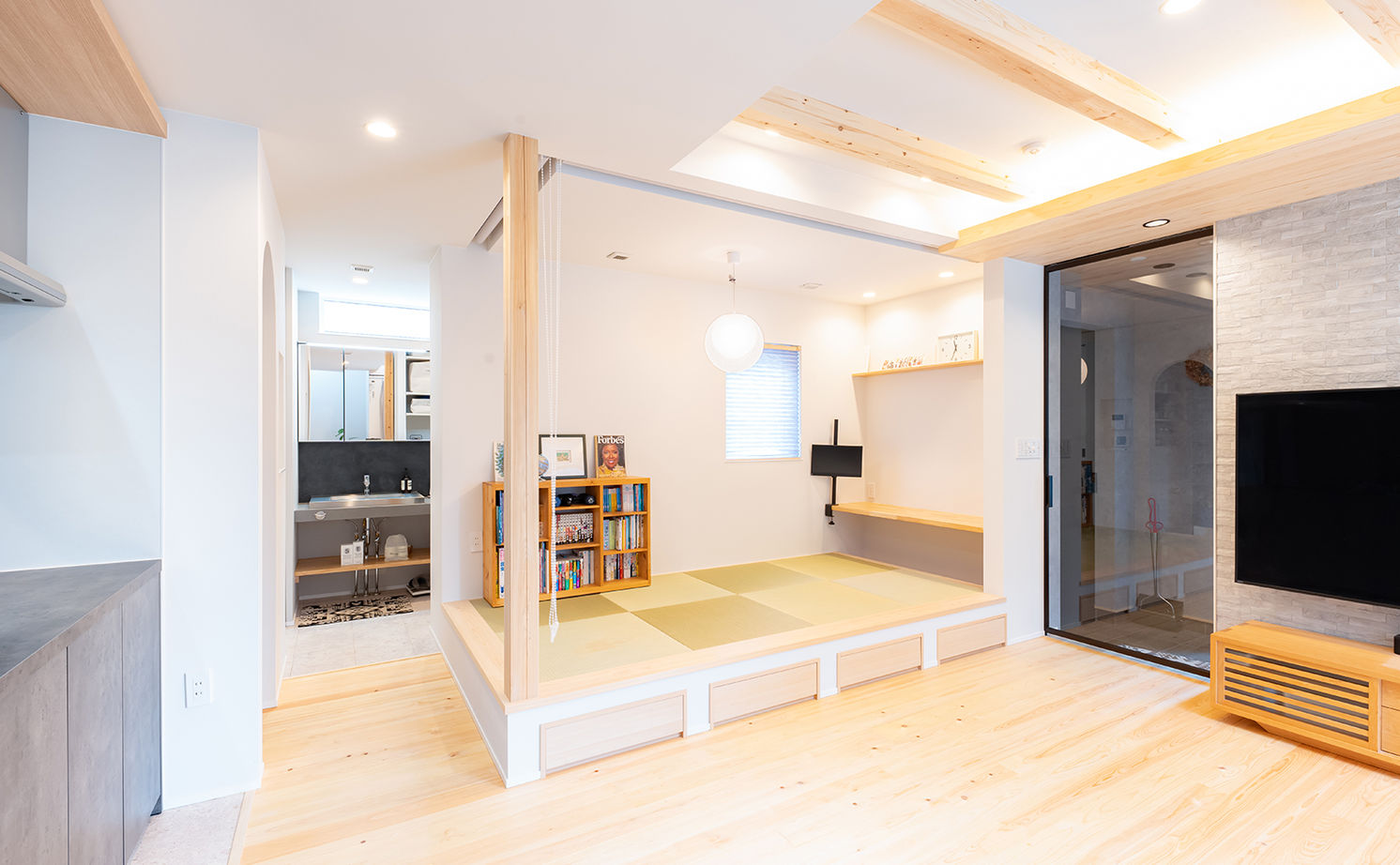 小嶋工務店 TOKYO WOOD 【間取り図あり/30坪台/3000万円台】開放感あふれる大人のモダンスタイル空間。縦横に広がる空間設計に注目の建築実例画像4