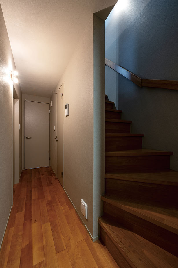 小嶋工務店 TOKYO WOOD 【間取り図あり/15坪台/2000万円台】14.9坪の狭小地を最大限活用。こだわりのデザインと開放感のある家の建築実例画像7