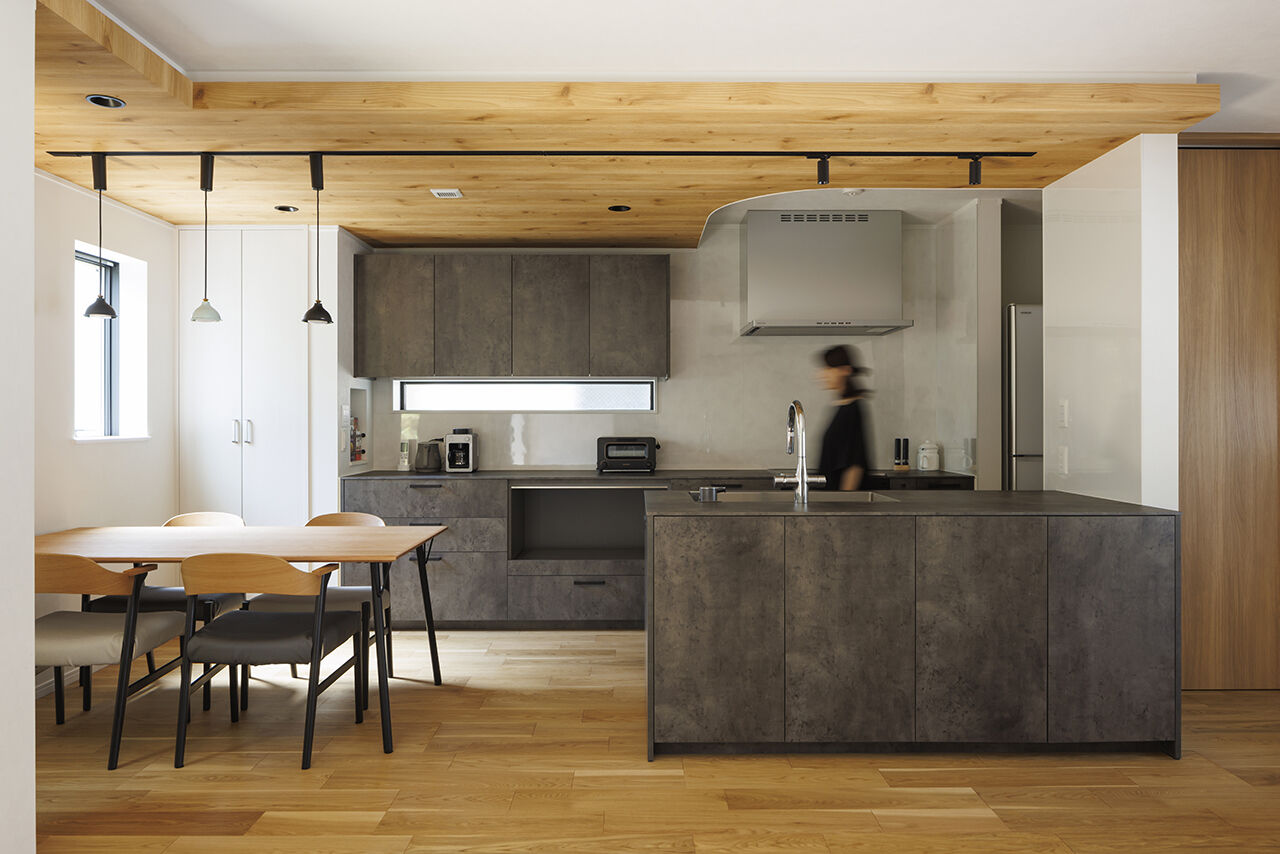 小嶋工務店 TOKYO WOOD 【間取り図あり/20坪台/3000万円台】働く夫婦に、心からのくつろぎを。家事がラク＆緑が映える、癒しのLDKの建築実例画像3