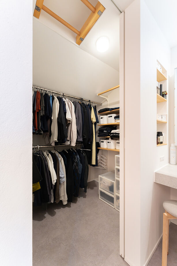 小嶋工務店 TOKYO WOOD 【間取り図あり/20坪台/3000万円台】「次はどのルート？」陽の光と自然素材に包まれた、趣味を楽しむ家の建築実例画像8