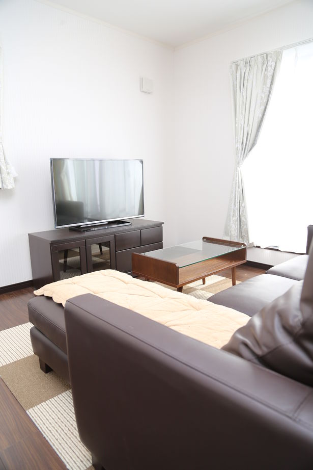 ジャパンホーム（J-style） 【1000万円台/ビルドインガレージ/間取り図】東南向きの2階リビングで家族がゆったり過ごせる3階建ての家の建築実例画像2