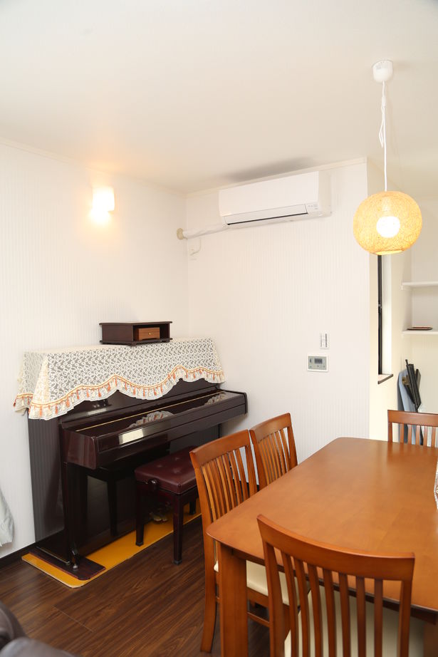 ジャパンホーム（J-style） 【1000万円台/ビルドインガレージ/間取り図】東南向きの2階リビングで家族がゆったり過ごせる3階建ての家の建築実例画像3