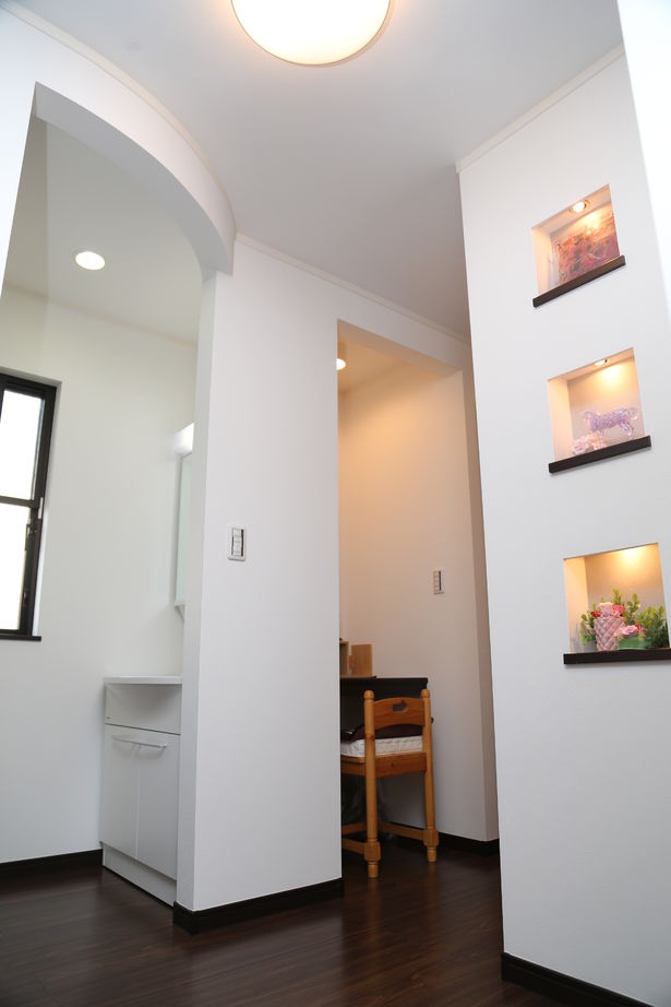 ジャパンホーム（J-style） 【1000万円台/ビルドインガレージ/間取り図】東南向きの2階リビングで家族がゆったり過ごせる3階建ての家の建築実例画像9