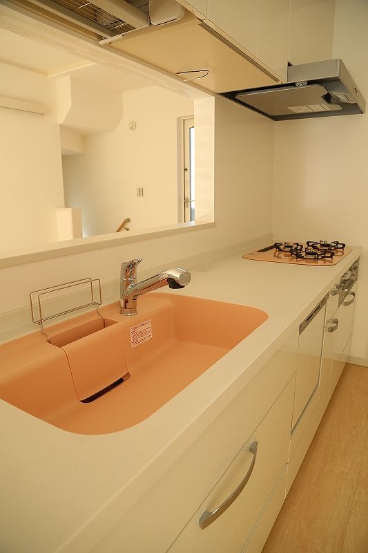 ジャパンホーム（J-style） 【1000万円台/4LDK+小屋裏収納/リビングイン階段/L字型間取り図】2階リビングを暮らしの軸にした家の建築実例画像4