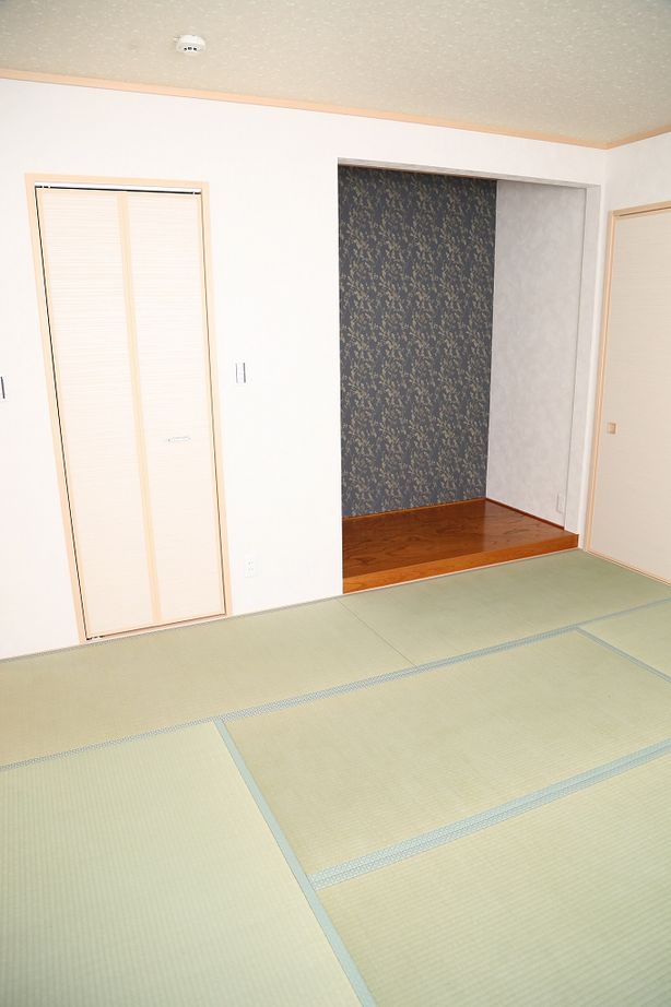 ジャパンホーム（J-style） 【1000万円台/5LDK+納戸/L字バルコニー/間取り図】暮らしやすいを第一に。バリアフリーも意識した家の建築実例画像4