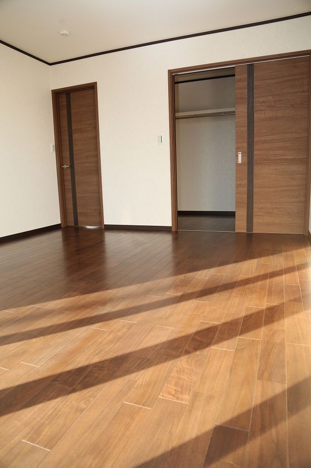 ジャパンホーム（J-style） 【1000万円台/5LDK+納戸/L字バルコニー/間取り図】暮らしやすいを第一に。バリアフリーも意識した家の建築実例画像6