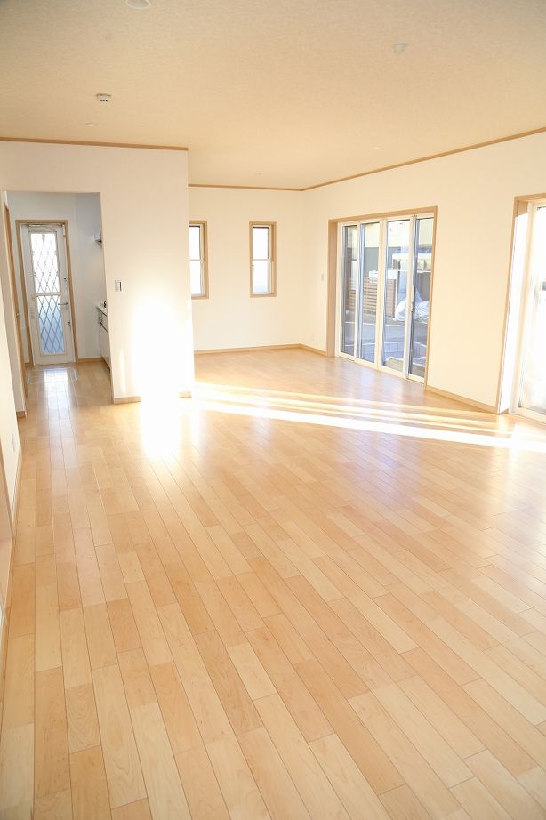 ジャパンホーム（J-style） 【1000万円台/5LDK+納戸/L字バルコニー/間取り図】暮らしやすいを第一に。バリアフリーも意識した家の建築実例画像9