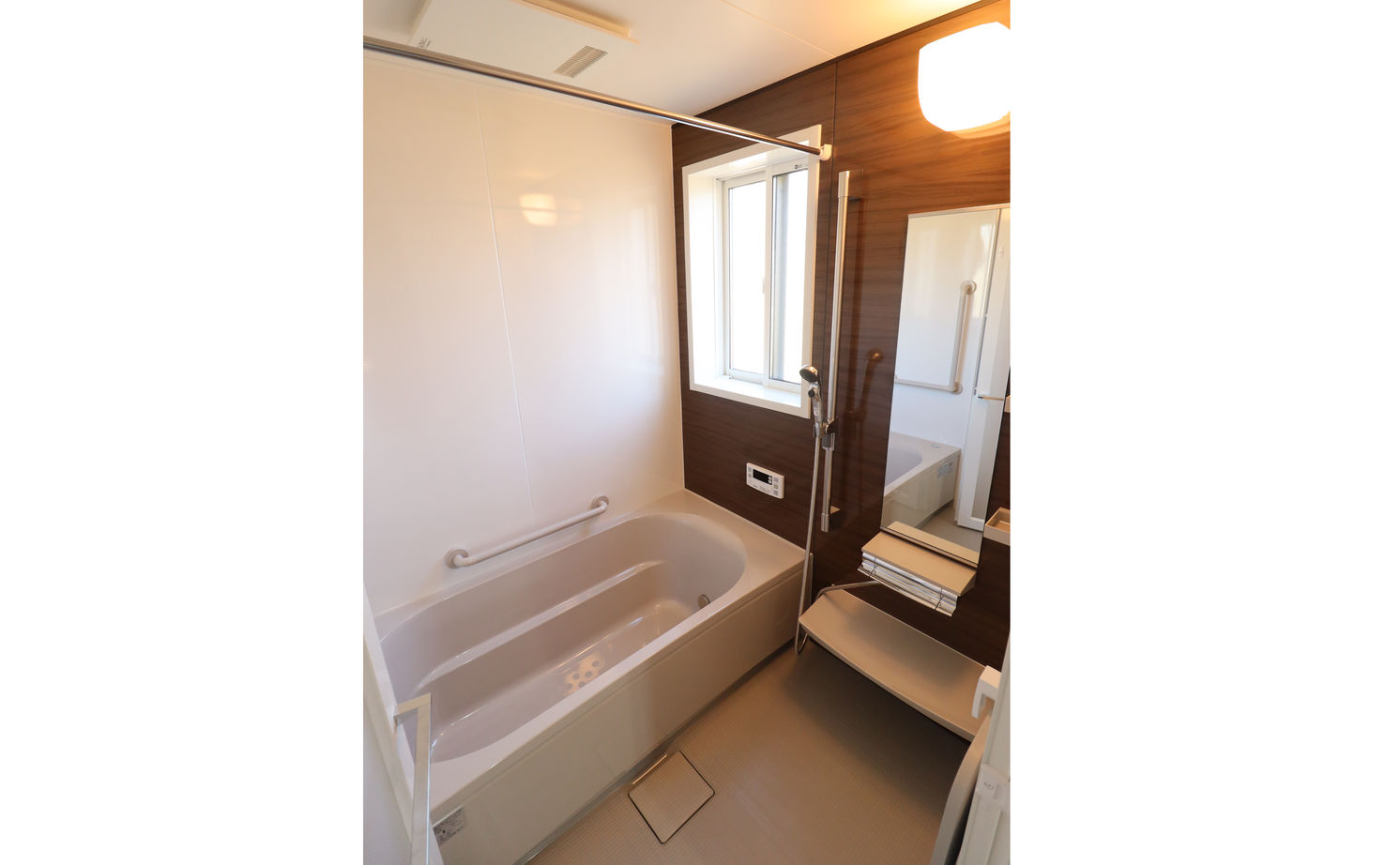 ジャパンホーム（J-style） 【1000万円台／平屋／31坪／間取り有】勾配天井で開放感抜群。ずっと住み心地が変わらない平屋の住まいの建築実例画像16