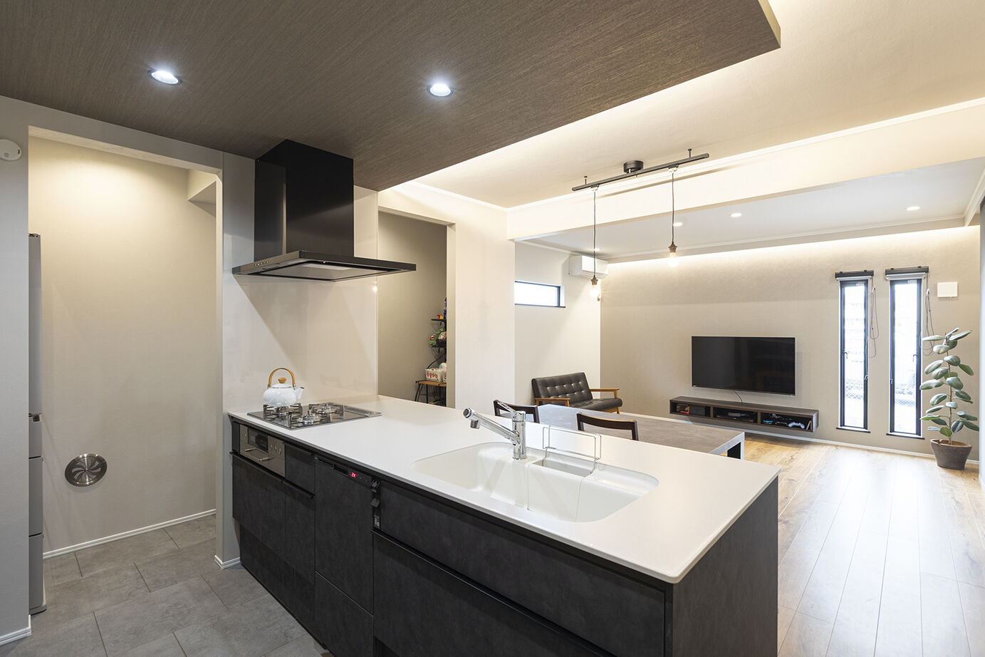 ジャパンホーム（J-style） 【2000万円～2499万円／ペット／収納充実／間取図】子どもも愛猫も、みんながのびのび暮らす家の建築実例画像5