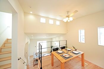 二重断熱の家　ネスト 【2000万円台/ガレージハウス/大空間/間取り図あり/屋上】冬の暖かさに感動。夫婦の夢が叶った大満足の家。の建築実例画像4