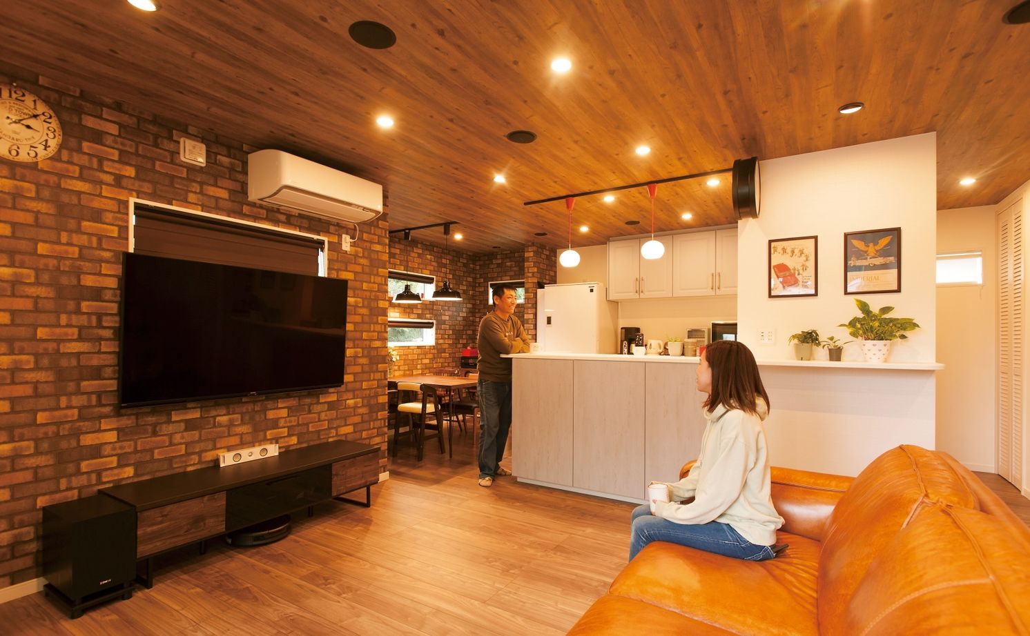 二重断熱の家　ネスト 【藤沢市｜カバードポーチ｜2LDK】映画や音楽を思いっきり楽しむ、収納もたっぷりで快適な住まいの建築実例画像1