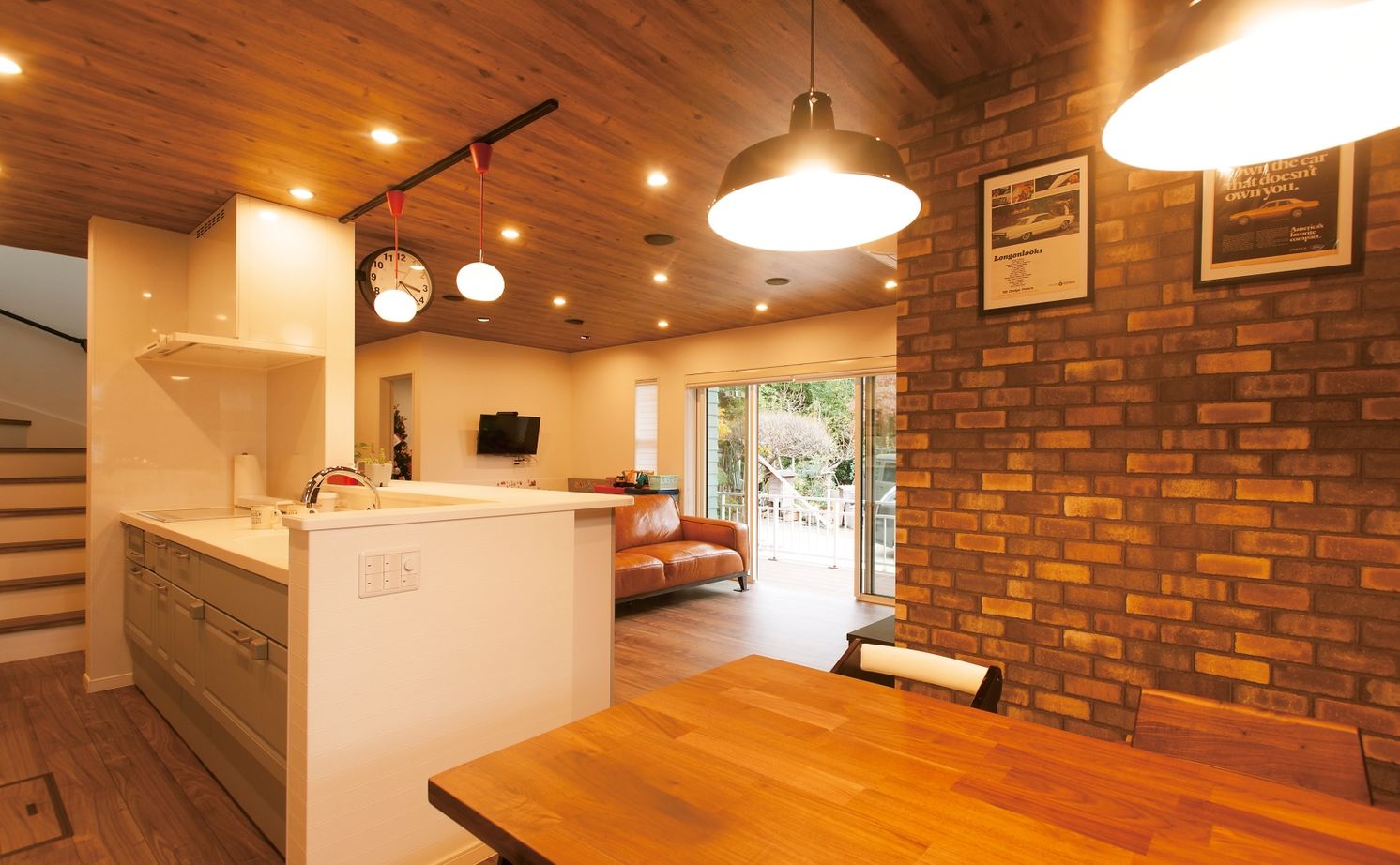 二重断熱の家　ネスト 【藤沢市｜カバードポーチ｜2LDK】映画や音楽を思いっきり楽しむ、収納もたっぷりで快適な住まいの建築実例画像7