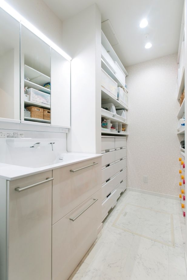 二重断熱の家　ネスト 【藤沢市｜カバードポーチ｜2LDK】映画や音楽を思いっきり楽しむ、収納もたっぷりで快適な住まいの建築実例画像8