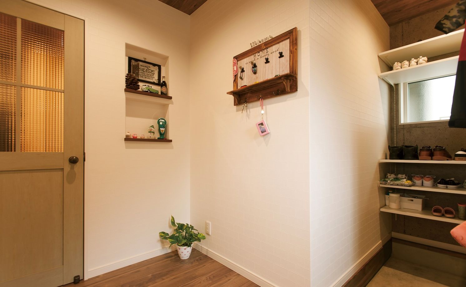 二重断熱の家　ネスト 【藤沢市｜カバードポーチ｜2LDK】映画や音楽を思いっきり楽しむ、収納もたっぷりで快適な住まいの建築実例画像10