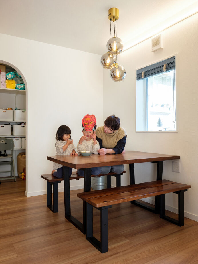 二重断熱の家　ネスト 【2500万円台/ZEH/間取り図あり】「暖かい家で暮らしたい」という夢を叶えた、お洒落＆趣味も楽しめる家の建築実例画像4