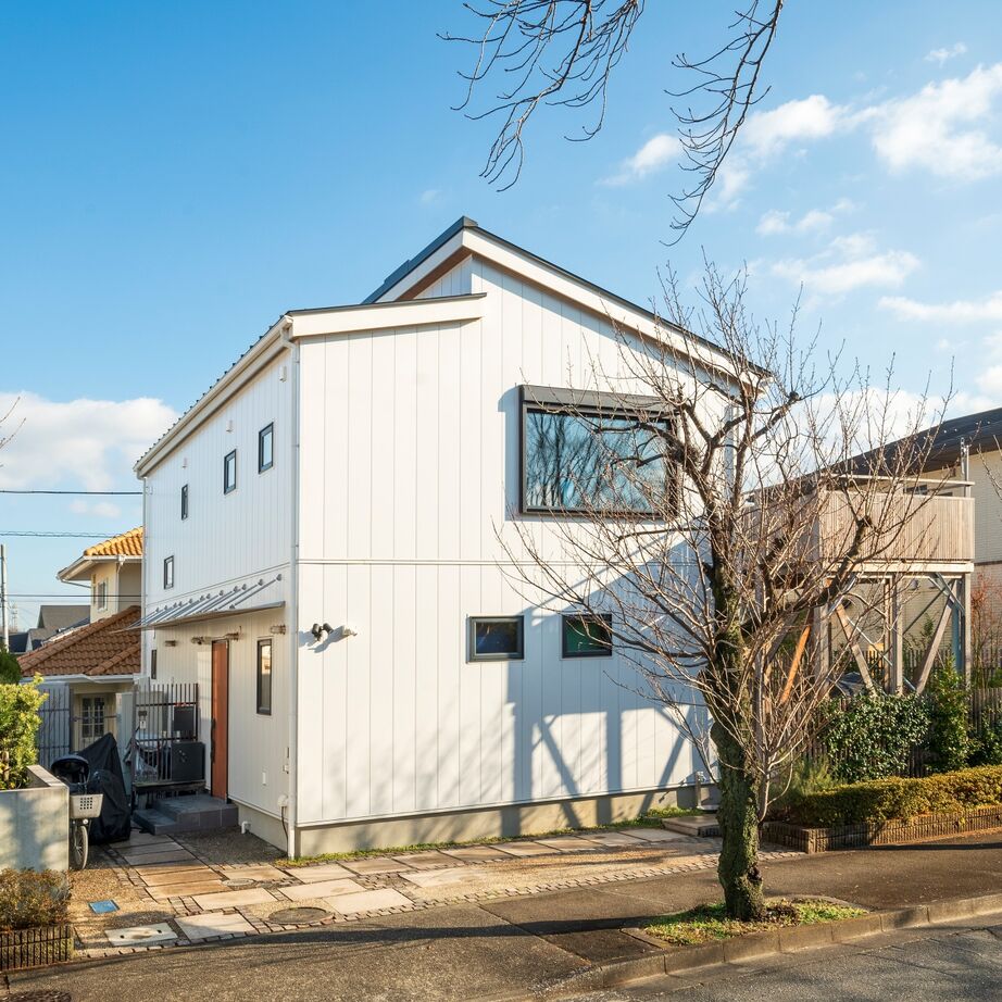 二重断熱の家　ネスト 【3000万円台/ZEH/間取り図あり】冬でもTシャツ1枚の快適な暮らしを実現。窓外の景色も楽しめる大満足の家の建築実例画像2