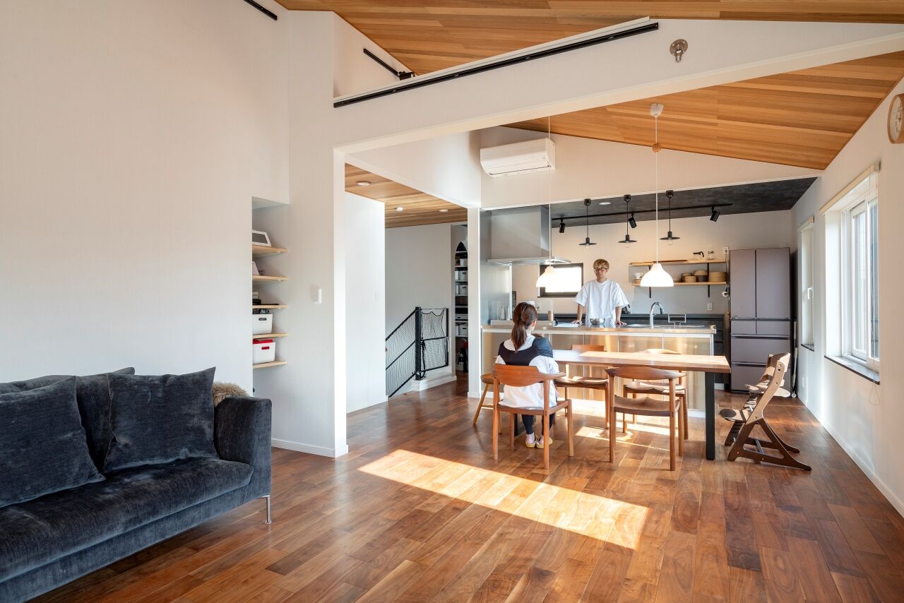 二重断熱の家　ネスト 【3000万円台/ZEH/間取り図あり】冬でもTシャツ1枚の快適な暮らしを実現。窓外の景色も楽しめる大満足の家の建築実例画像3