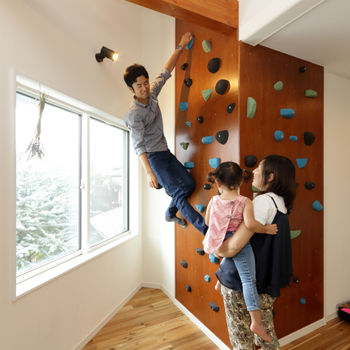 Suumo 間取り有 2138万円 スキップフロア 家族や友人が繋がるスキップフロア中心にボルダリングで遊べる家 Sara Home桜建築事務所 の建築実例詳細 注文住宅