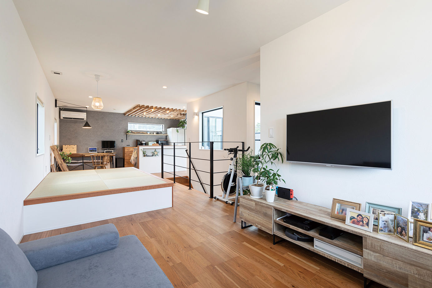 一級建築士事務所　SARA HOME桜建築事務所 【2800万円台／C値0.21／UA値0.41／家事動線／間取図有】バルコニーの開放感とスムーズ動線の二世帯住宅の建築実例画像7