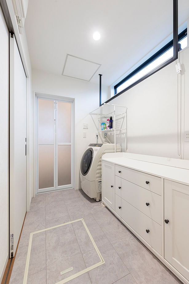 一級建築士事務所　SARA HOME桜建築事務所 【2800万円台／C値0.21／UA値0.41／家事動線／間取図有】バルコニーの開放感とスムーズ動線の二世帯住宅の建築実例画像12