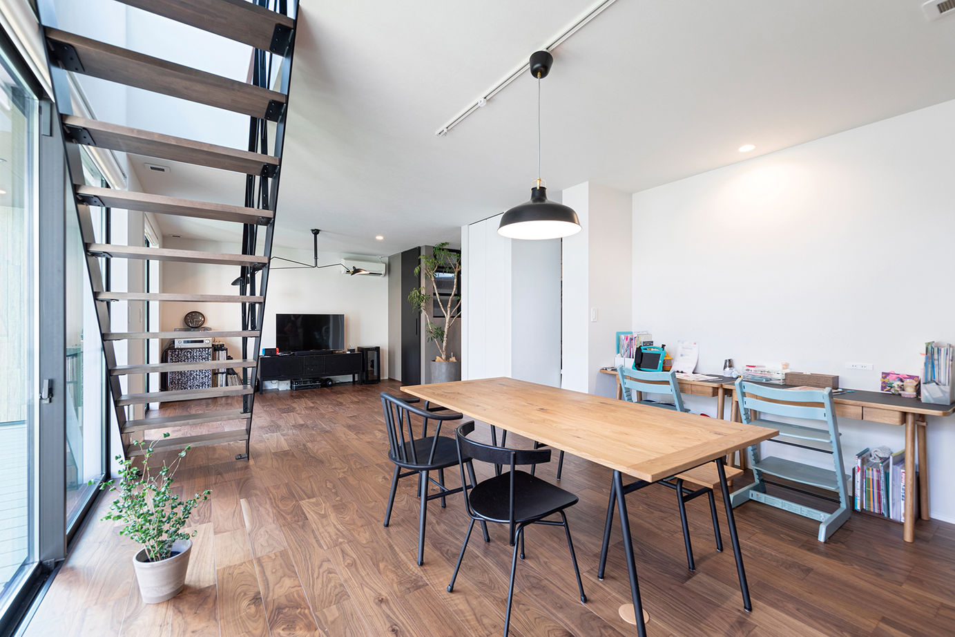 一級建築士事務所　SARA HOME桜建築事務所 【2900万円台／C値0.45／UA値0.45／家事動線／間取図有】広いリビングでBBQ ！溢れる開放感が家族を笑顔にの建築実例画像4