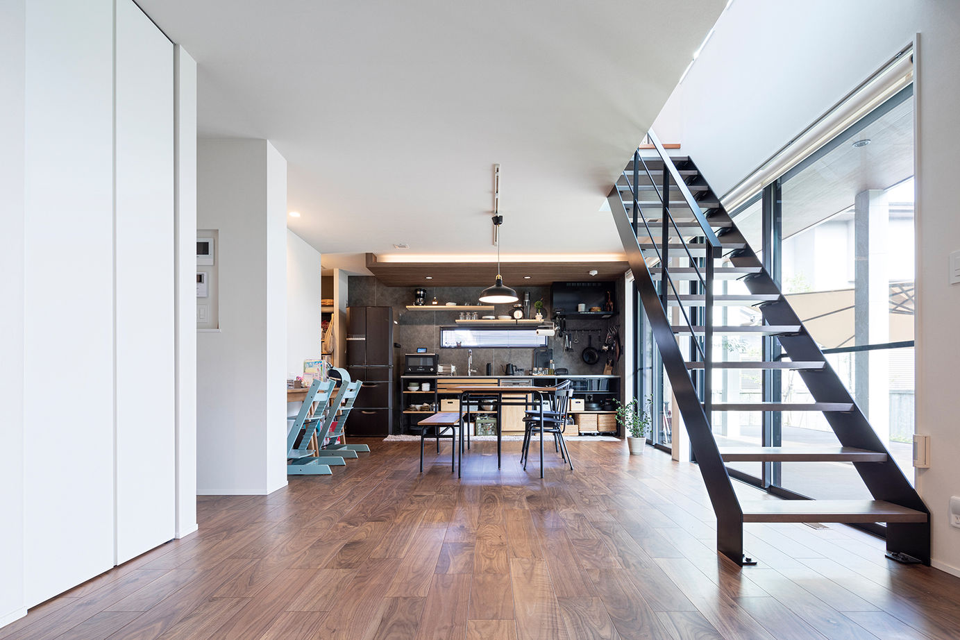 一級建築士事務所　SARA HOME桜建築事務所 【2900万円台／C値0.45／UA値0.45／家事動線／間取図有】広いリビングでBBQ ！溢れる開放感が家族を笑顔にの建築実例画像6