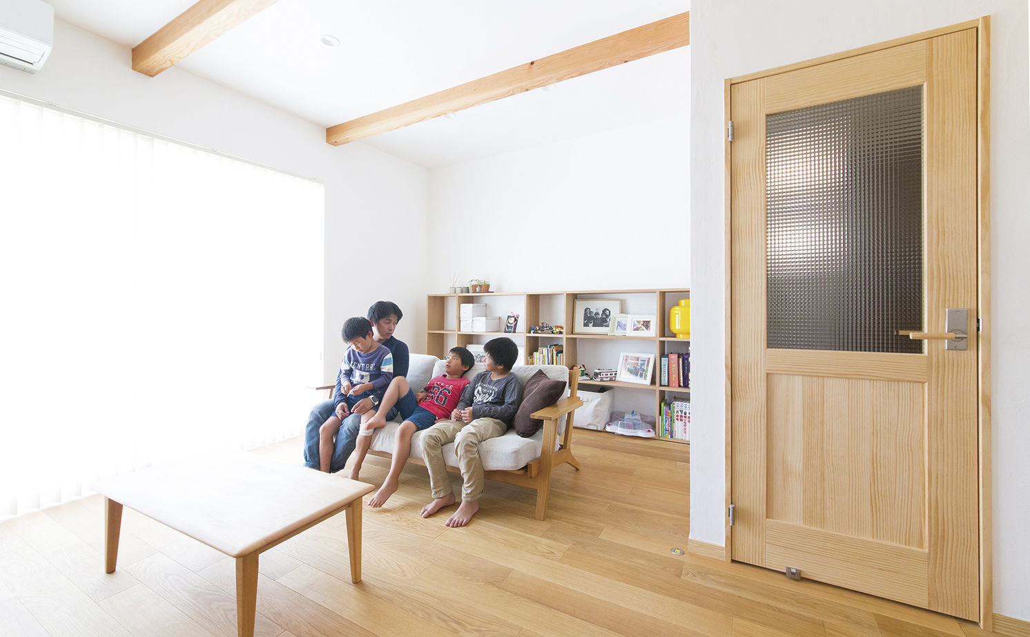 アールコーブ・ホーム(一級建築士事務所) by安江工務店 【2000万円台/30坪台/間取り有】明るく開放的な屋上庭園。子どもたちが健やかに暮らす、自然素材の家の建築実例画像2