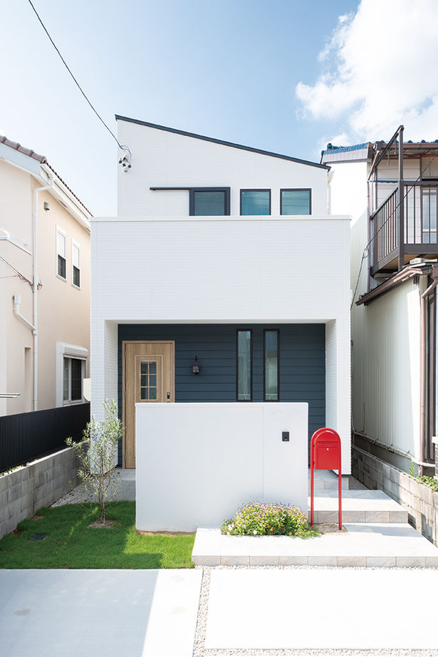 アールコーブ・ホーム(一級建築士事務所) by安江工務店 【1000万円台/30坪台/間取り有】間口の狭いお家でも、設計マジックで広々開放的。自然光で夕方も明るいの建築実例画像2