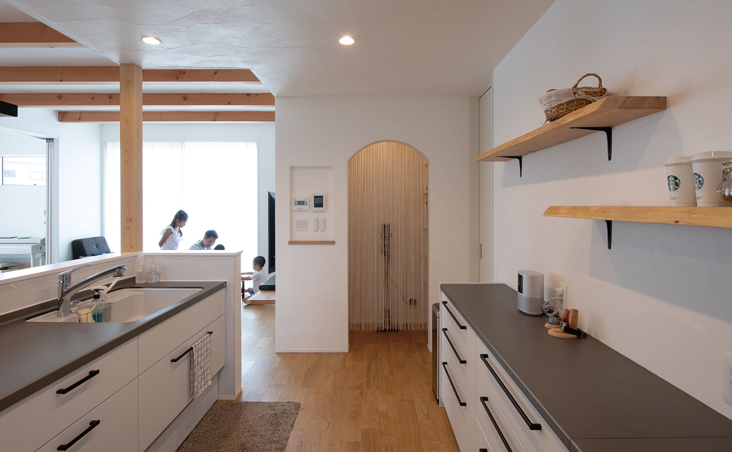 アールコーブ・ホーム(一級建築士事務所) by安江工務店 【2000万円台/30坪台/間取り有】見た目は古民家風、室内はモダンな北欧スタイル。世界観を愉しむ無添加な家の建築実例画像3