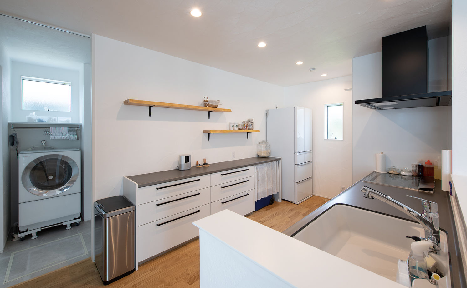 アールコーブ・ホーム(一級建築士事務所) by安江工務店 【2000万円台/30坪台/間取り有】見た目は古民家風、室内はモダンな北欧スタイル。世界観を愉しむ無添加な家の建築実例画像7